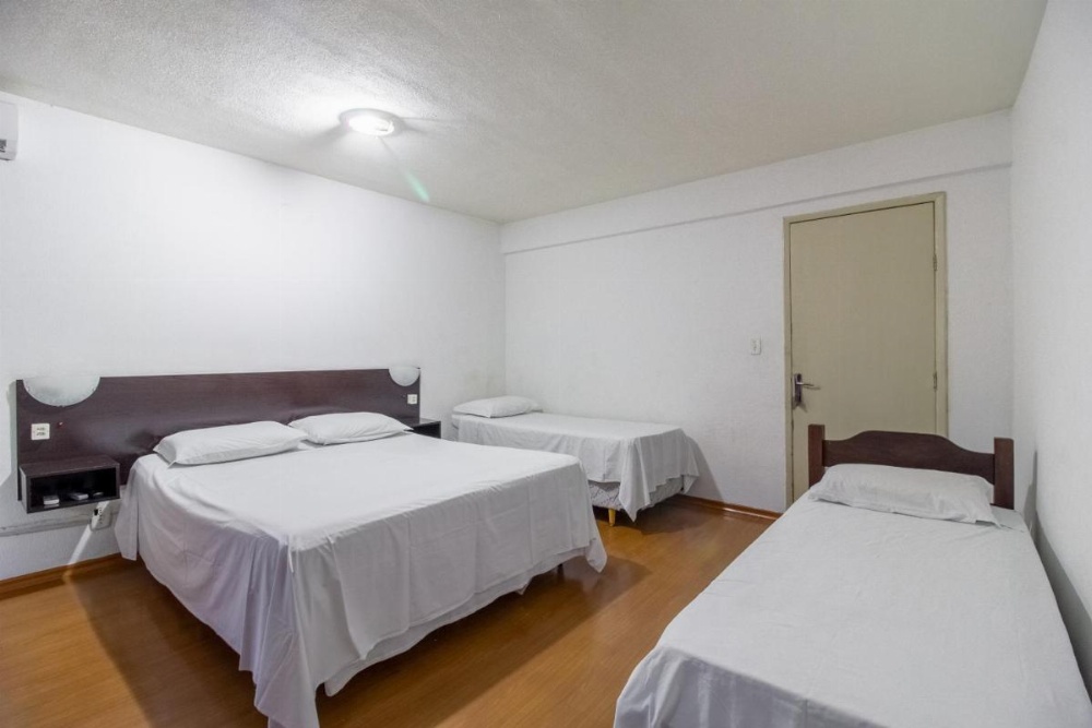 Room image 3